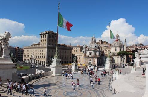 How to make a Macchiato, the Venetian square in Rome, Italy